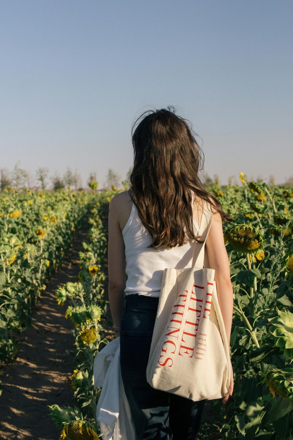 Le tote bag publicitaire : un choix flexible et tendance